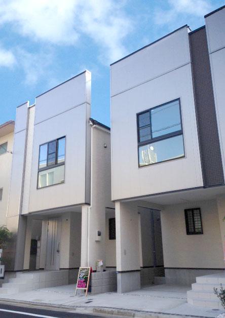 Local appearance photo. It is ready-to-move-in.