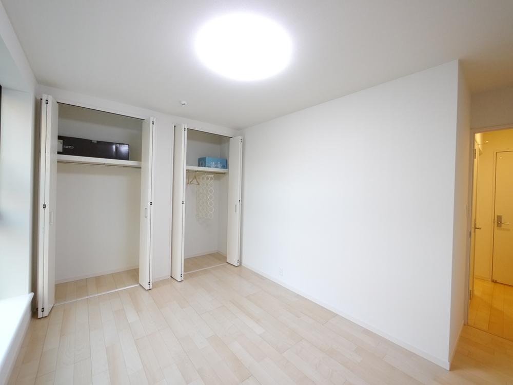 Non-living room. Indoor (11 May 2013) Shooting