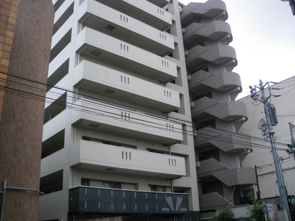 Local appearance photo. ● 1-minute walk from the Seibu Tamako Line "Hitotsubashigakuen" station, Until JR Kokubunji Station 1 Station 3 minutes, Convenient station near the apartment commuting.