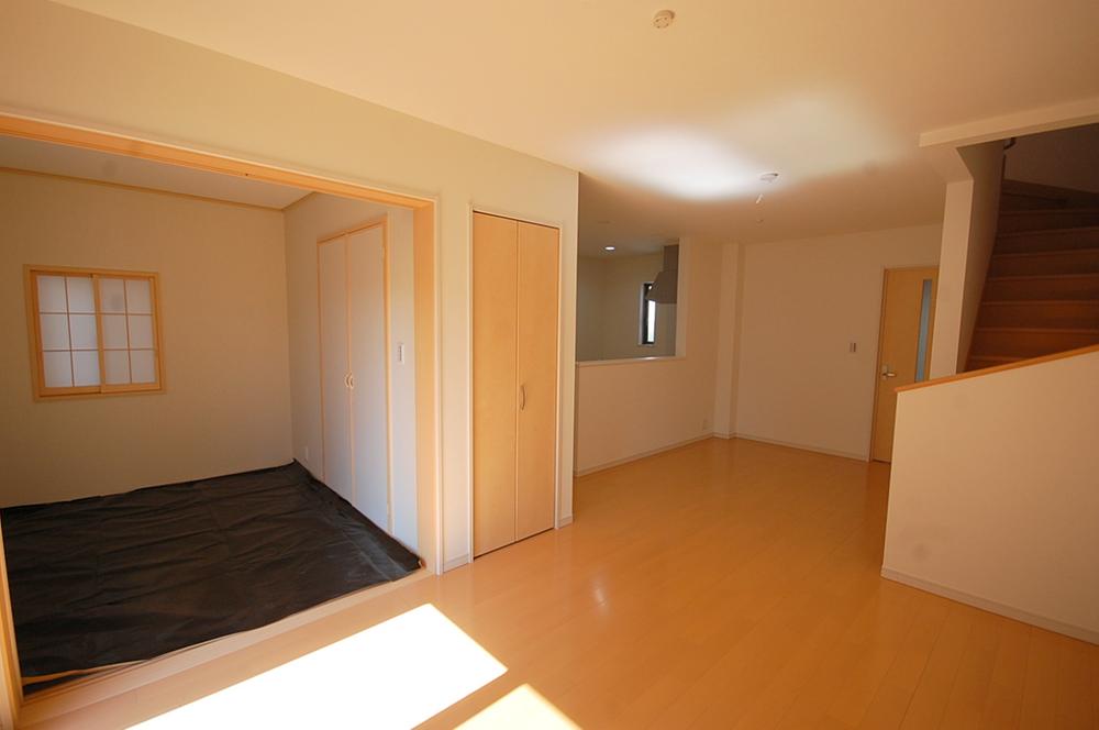 Living. Local Photos