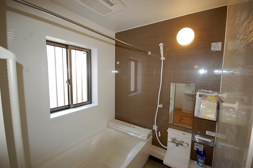 Bathroom. Local Photos