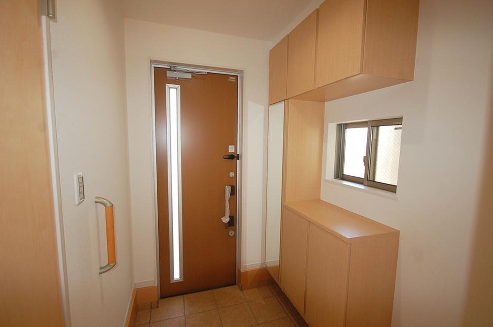 Entrance. Local Photos