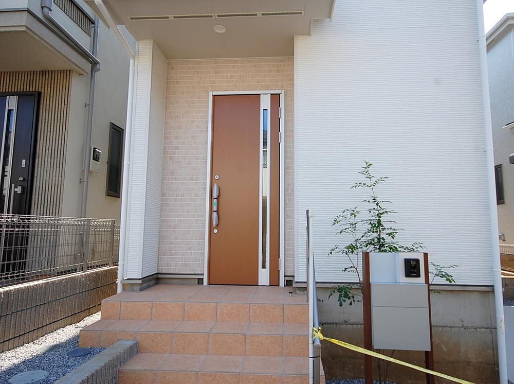 Entrance. Local Photos