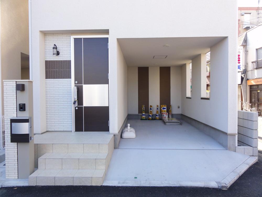 Local photos, including front road. Built-in parking (one)