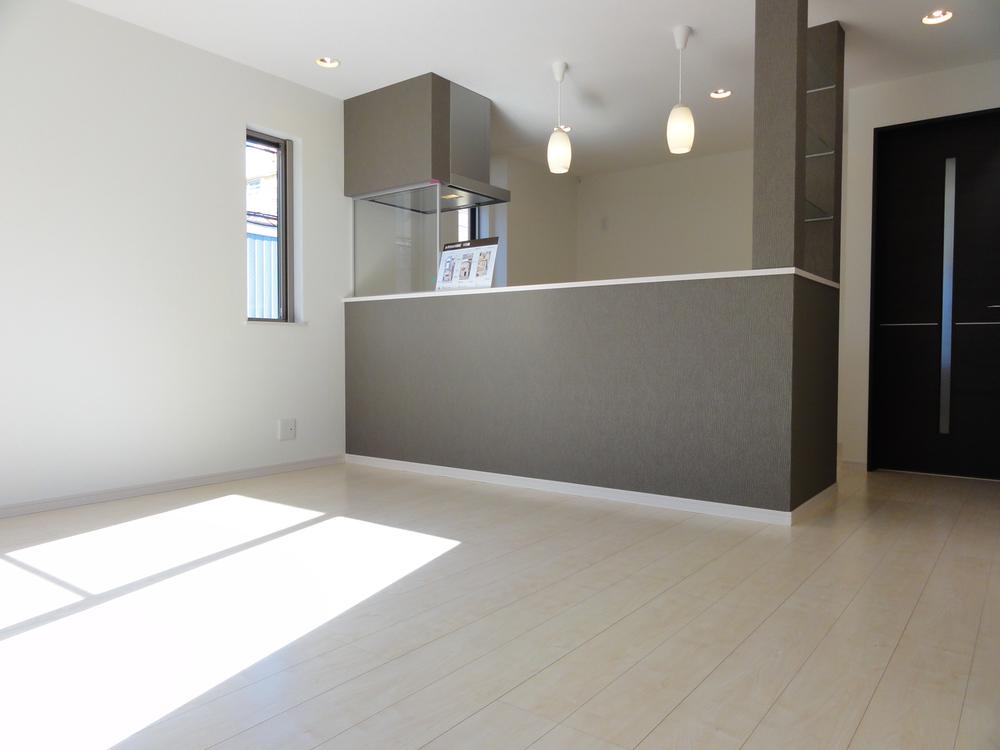 Living. TES floor heating (4 Building) □ ◆ Co., the housing market ◆ □