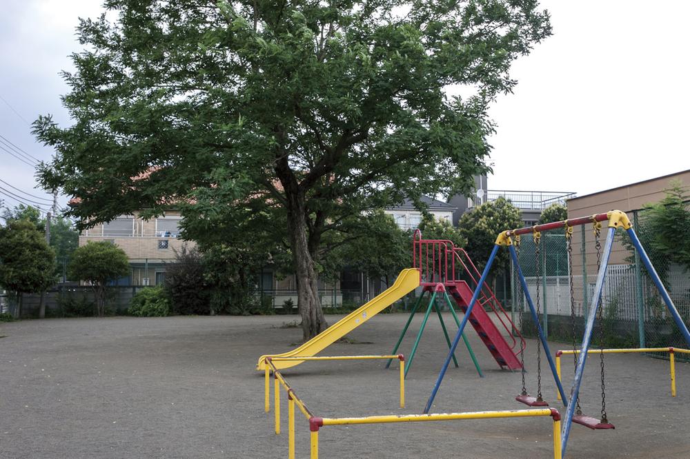 park. 460m to Acacia Park