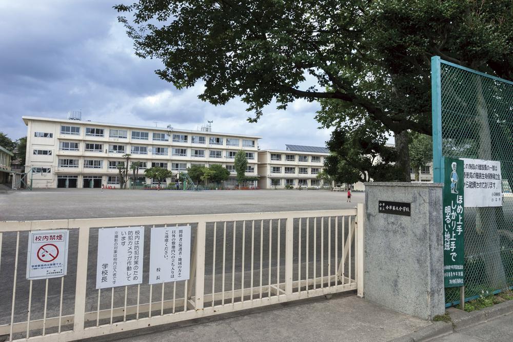 Primary school. Municipal Xiaoping until the ninth elementary school 220m