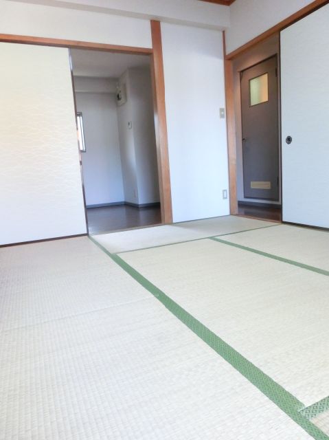 Other room space. Not troubled in the storage!