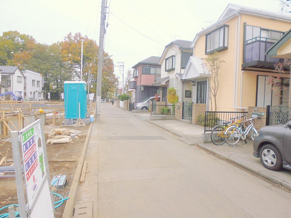 Local photos, including front road. It is a quiet residential area