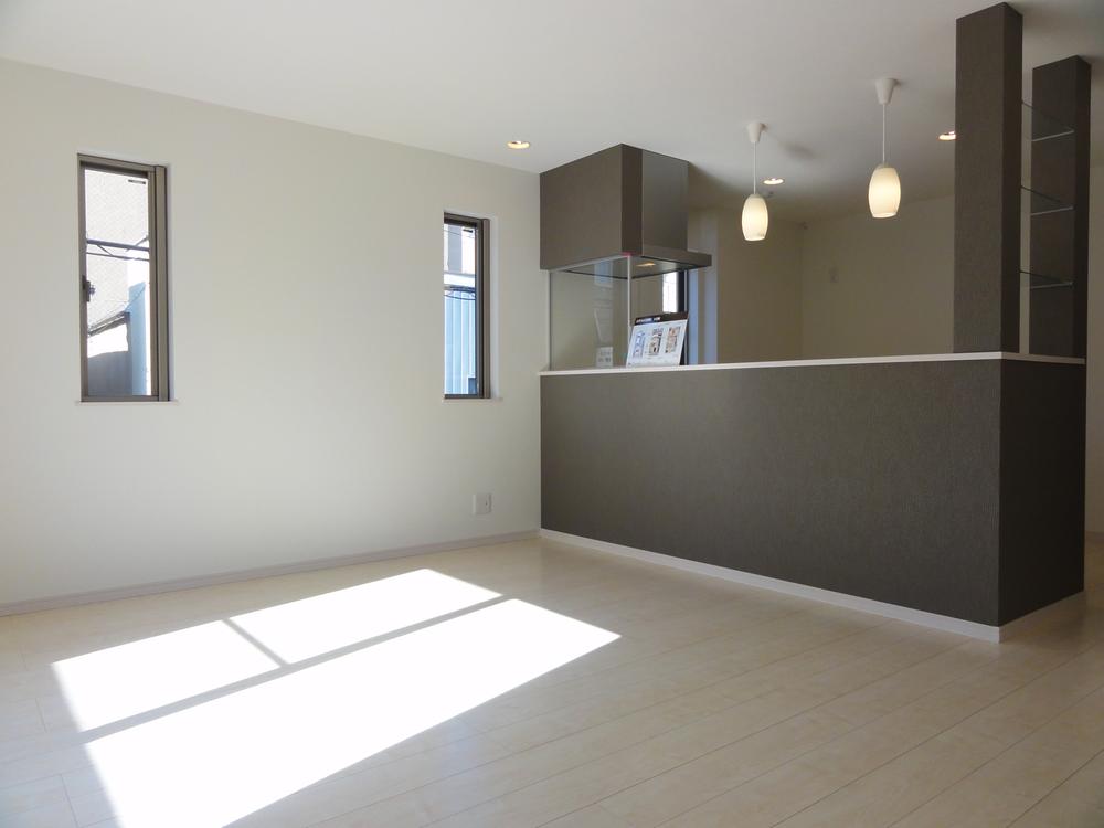 Same specifications photos (living). Same specifications