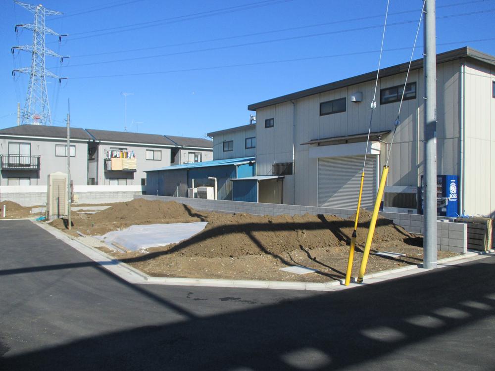 Local appearance photo. Local (11 May 2013) Shooting