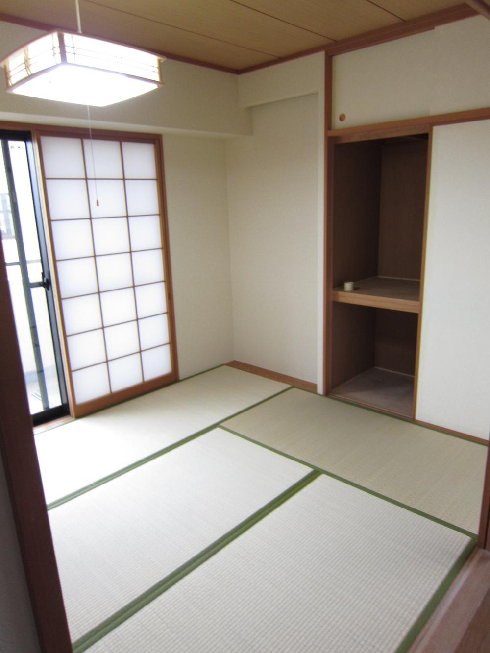 Non-living room. Local (10 May 2013) Shooting