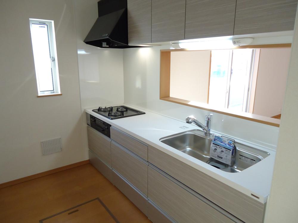 Kitchen. Indoor (12 May 2013) Shooting