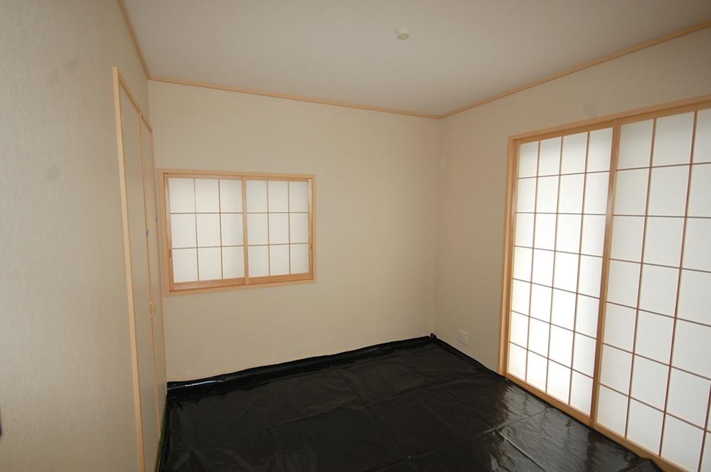 Non-living room. Local Photos