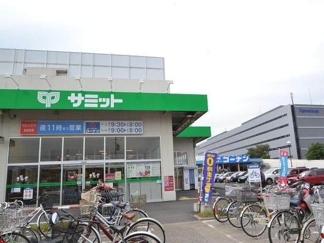 Supermarket. 600m until the Summit store Xiaoping Josuihon the town shop