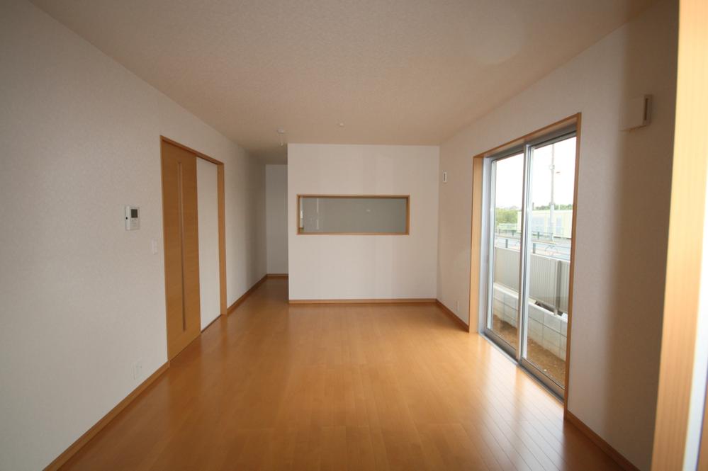 Living. Local (10 May 2013) Shooting