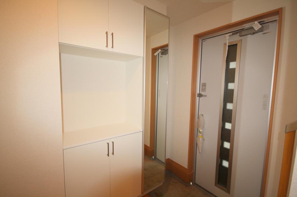 Entrance. Local (10 May 2013) Shooting