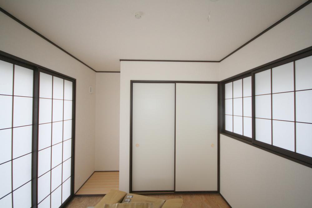 Non-living room. Local (10 May 2013) Shooting