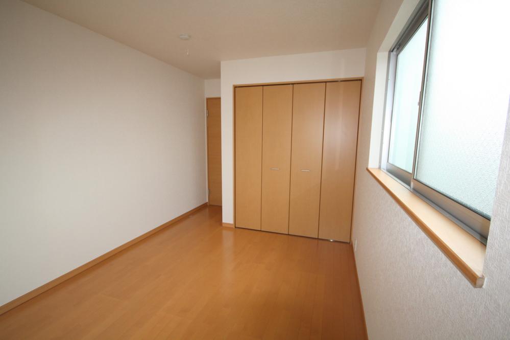 Non-living room. Local (10 May 2013) Shooting