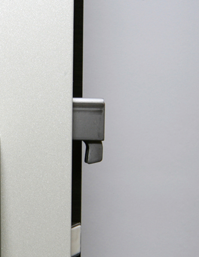 Security.  [Sickle dead lock] To lock, It has adopted a strong sickle dead lock to pry open the bar, etc.. (Same specifications)