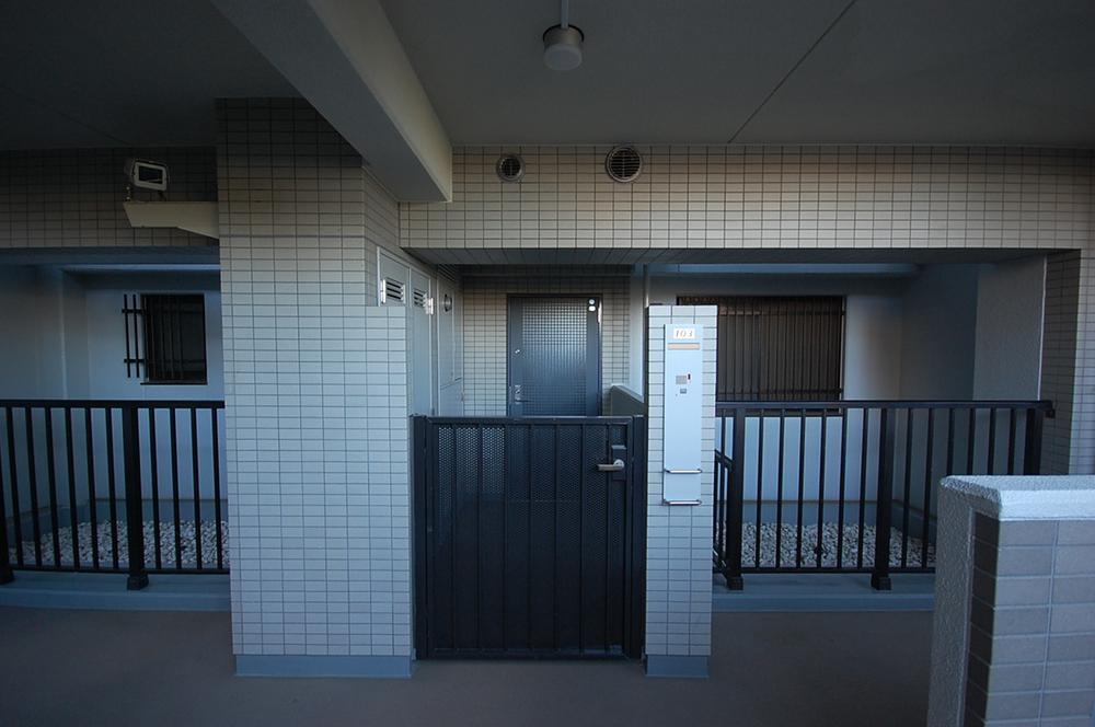 Entrance. Local Photos