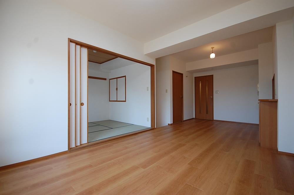 Living. Local Photos