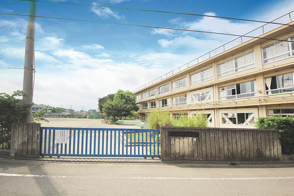 Junior high school. Kodaira stand Xiaoping 860m until the fourth junior high school