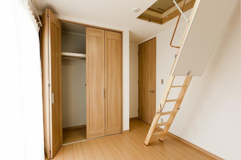 Receipt. Room (August 2013) Shooting