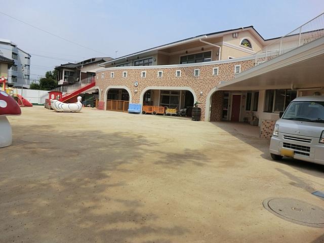 kindergarten ・ Nursery. Smiling 400m to nursery school