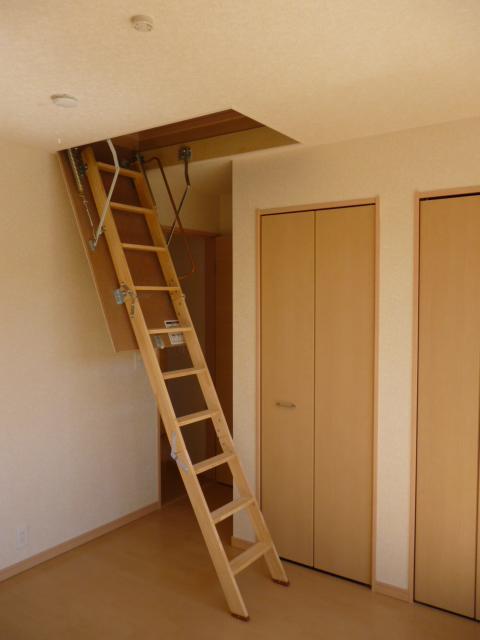 Other introspection. Grenier on the second floor Western-style