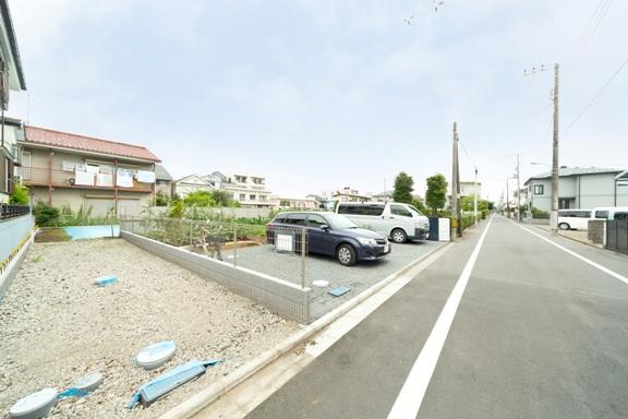 Local photos, including front road. Local (July 2013) Shooting