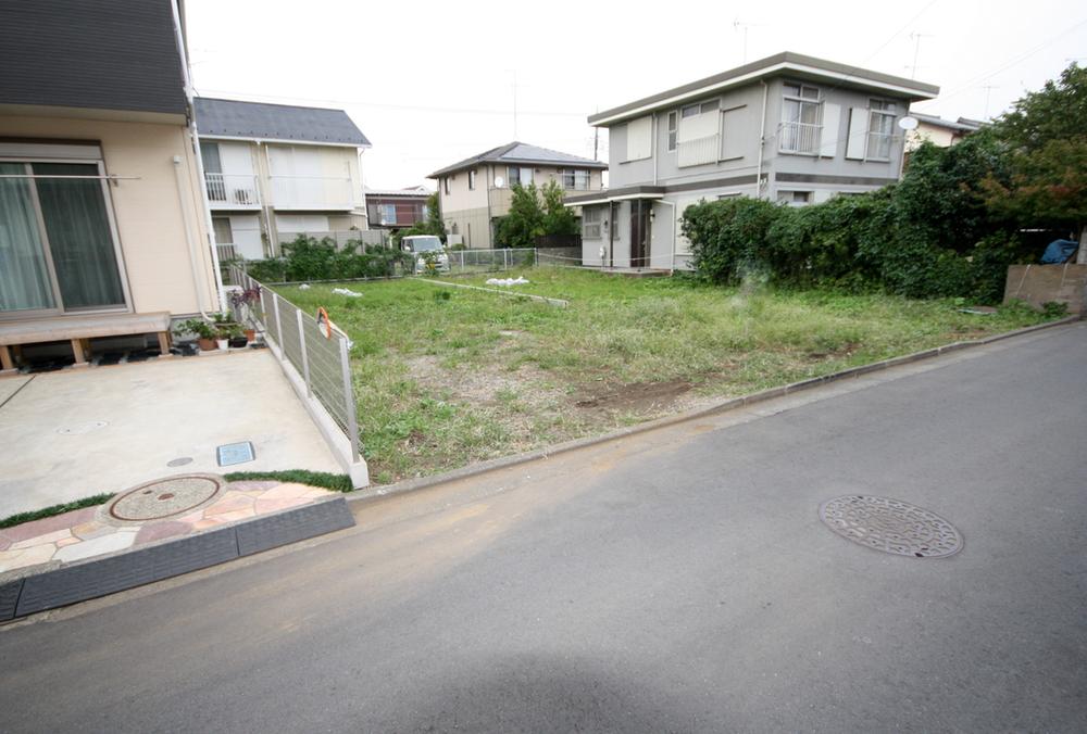 Local photos, including front road. Local (10 May 2013) Shooting