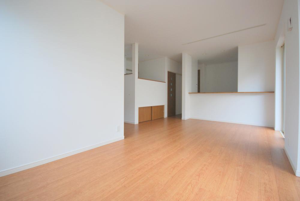 Same specifications photos (living). Example of construction