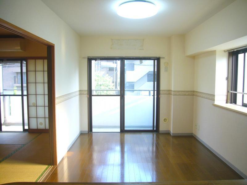 Living. Indoor (10 May 2013) Shooting