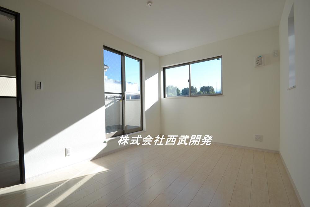 Non-living room. 4 Building