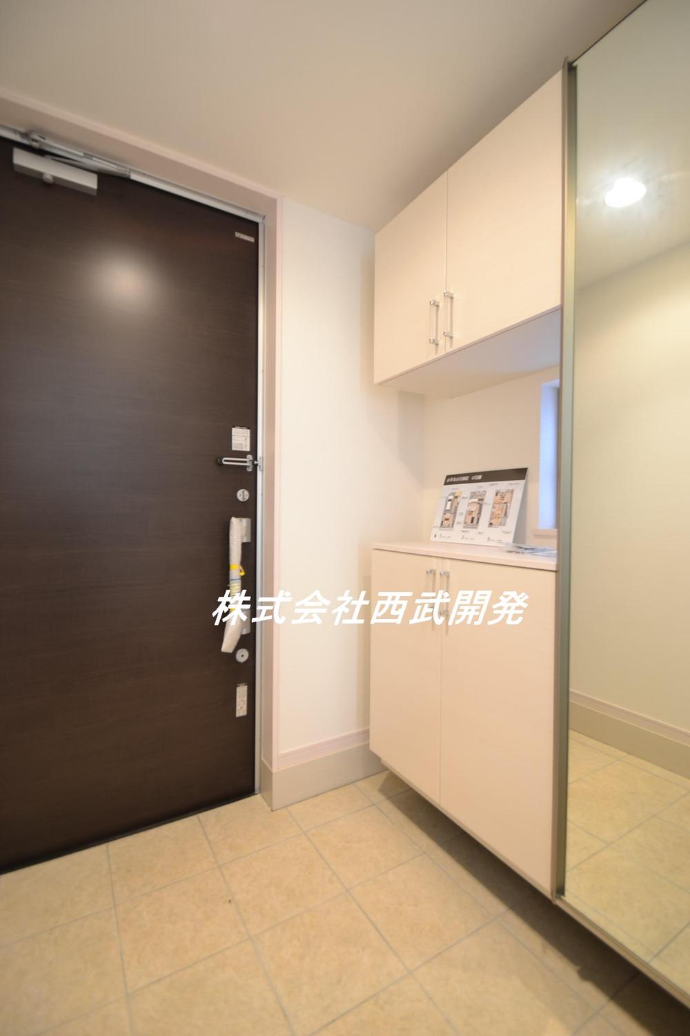 Entrance. 4 Building