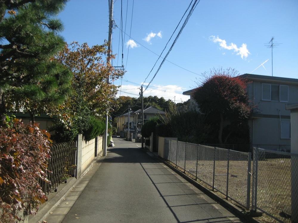 Local photos, including front road. Local (11 May 2013) Shooting