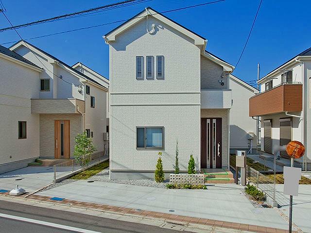 Local appearance photo. Local (10 May 2013) Shooting