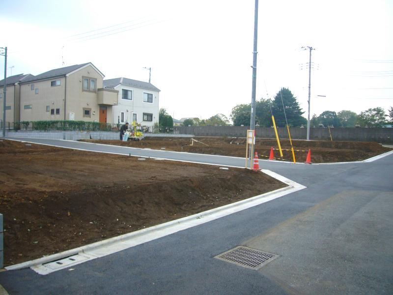 Local photos, including front road. Local (11 May 2013) Shooting A compartment