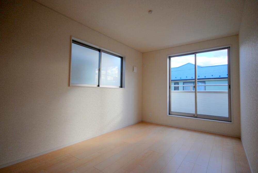 Non-living room. Local Photos