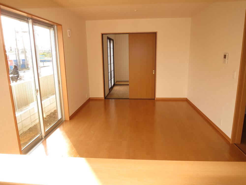 Living. Local (11 May 2013) Shooting