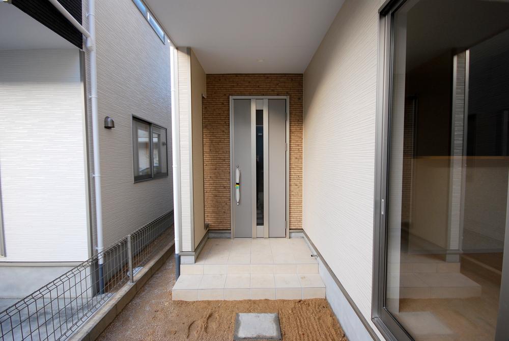 Entrance. Local Photos