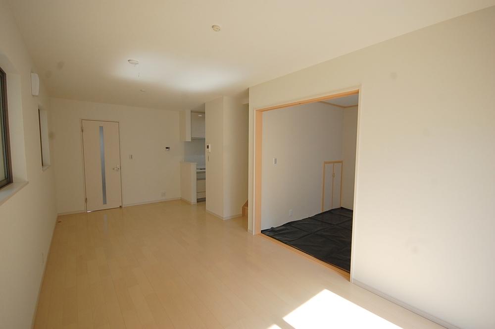 Living. Local Photos