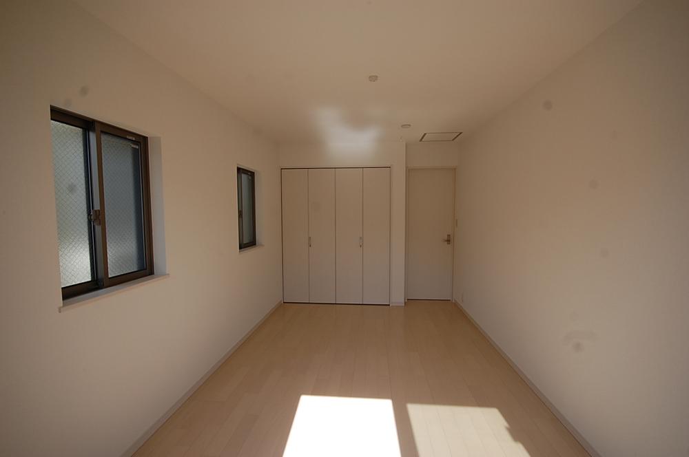 Non-living room. Local Photos