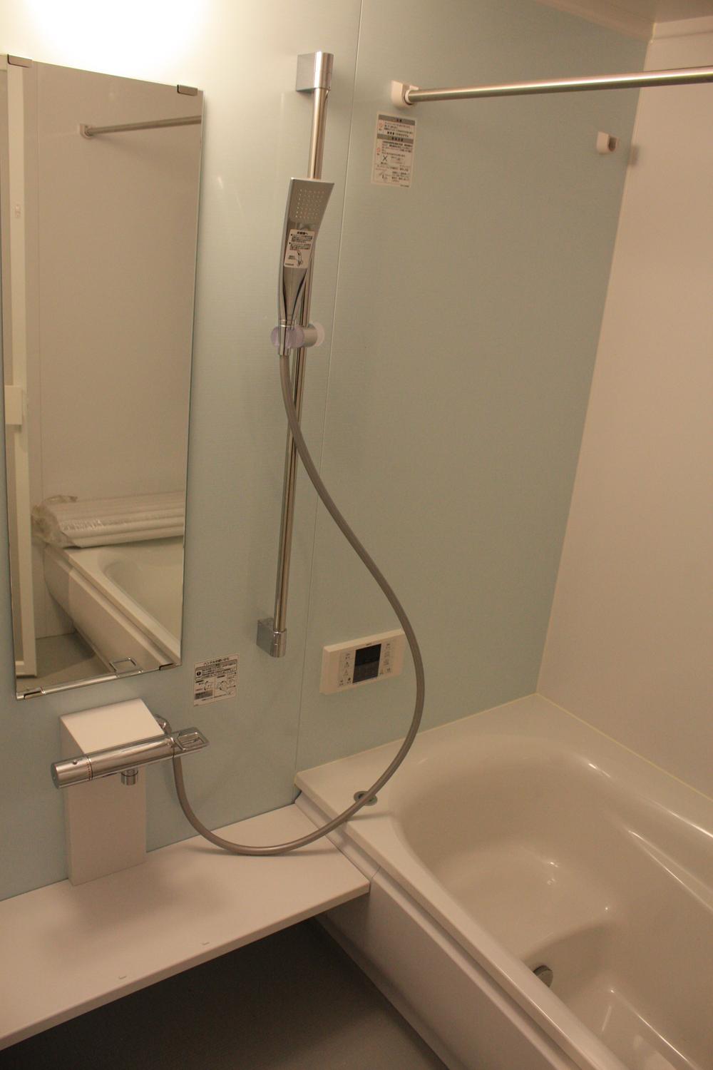 Other Equipment. Let's take the fatigue of the day with a half-length bath. It is safe because it is possible that children sit just. Handrail instead of a little luxury Metal tone shower slide bar tub and out. Big success bathroom drying heater is now the time.