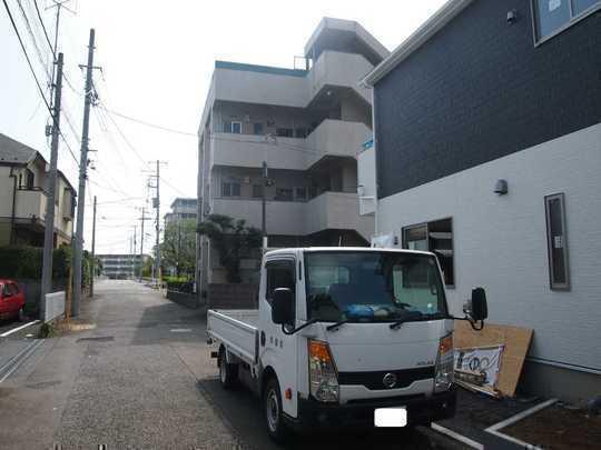 Local photos, including front road. Frontal road