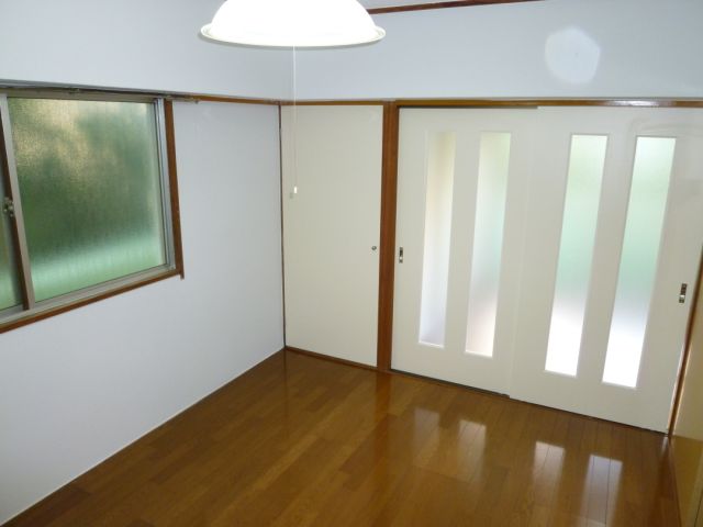 Living and room. All rooms are flooring of the room