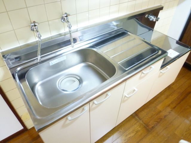 Kitchen. Gas stove can be installed