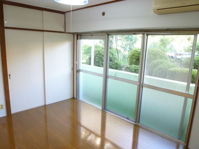 Living and room. Sunny flooring of the room