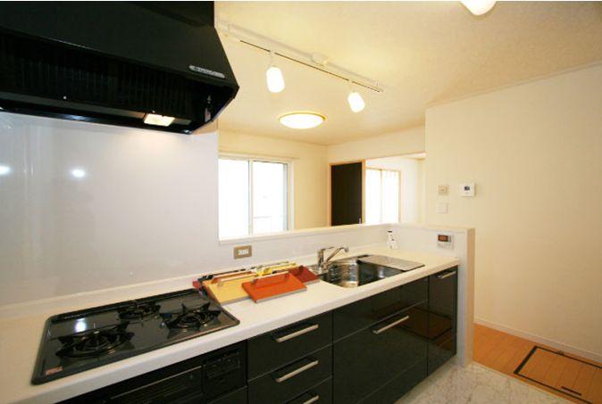 Same specifications photo (kitchen). Example of construction